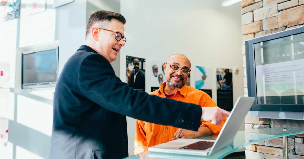 linkedin-sales-solutions-YDVdprpgHv4-unsplash